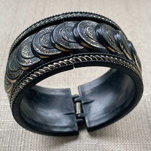 Women Bracelet Black/Gold Plastic Wide Wrist band Fashion Jewelry